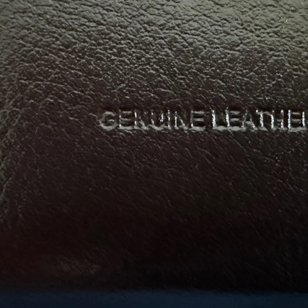 Elegant Brown Wallet - Picture 5 of 5
